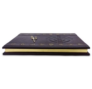 "Оружие. Лучший иллюстрированный гид" подарочное издание с золотым обрезом