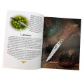 "Ножи мира" подарочное издание- разворот книги с фото ножа
