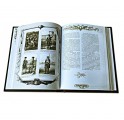 Разворот кожаной книги "Русское оружие и военная форма. 1000 лет истории"